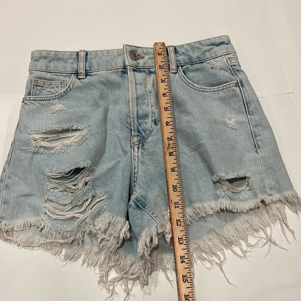 Used Zara Ripped Jean Shorts - Picture 4 of 5